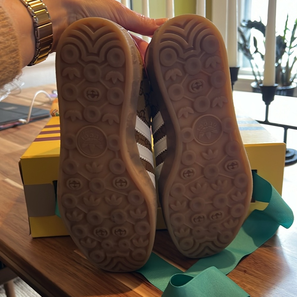 Gucci Women's Sneakers in Brown and White - Picture 5 of 12
